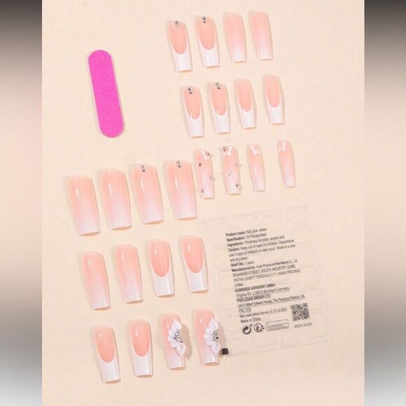 Elegant White and Pink Nail Art Set - Picture 3 of 12